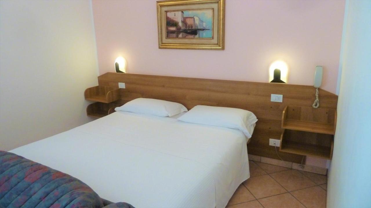 Hotel Baitone - Nature Village Malcesine Quarto foto
