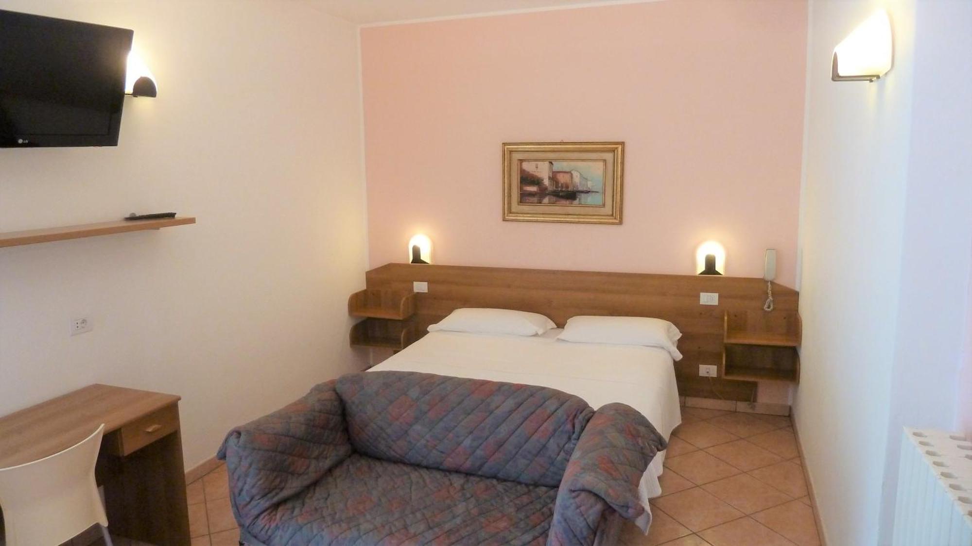 Hotel Baitone - Nature Village Malcesine Quarto foto